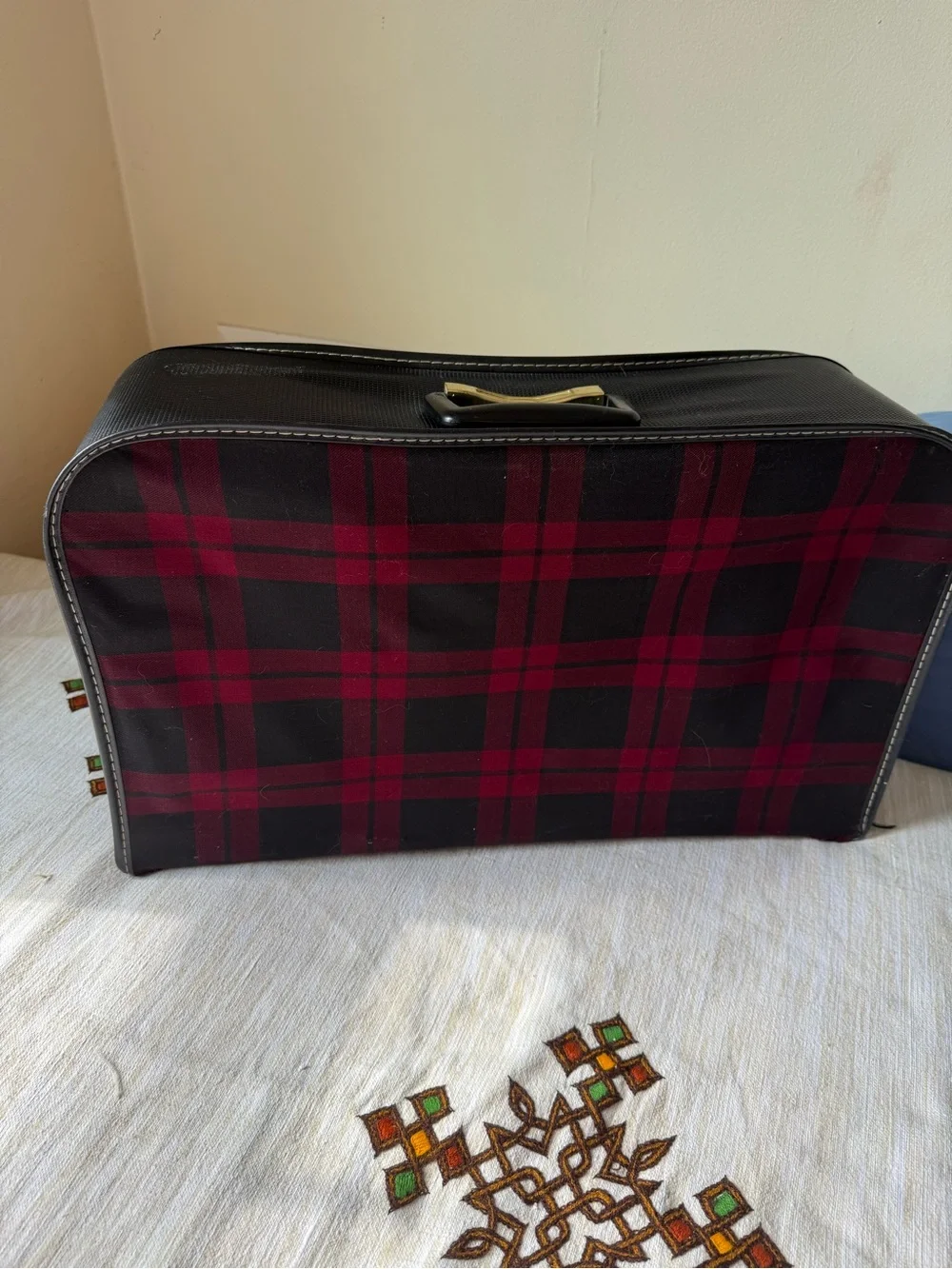 Red and Black Plaid vintage small suitcase Vinyl 70’s Bag camp core